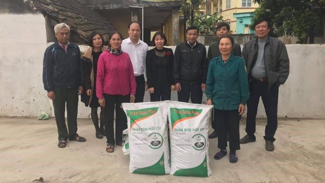 <b>Hội Nông dân tỉnh Ninh Bình tổ chức các lớp tập huấn phương pháp bón phân trong canh tác lúa cải tiến theo phương pháp SRI</b>