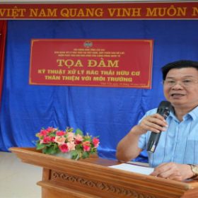 Hội Nông dân tỉnh Lào Cai tổ chức tọa đàm kỹ thuật xử lý rác thải hữu cơ thân thiện với môi trường tại xã Vĩnh Yên